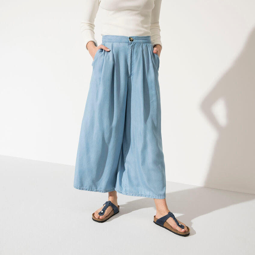 Birkenstock Gizeh Braided Oiled Leather in Navy