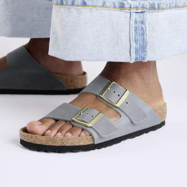 Birkenstock Arizona  Oiled Leather in Basalt Gray