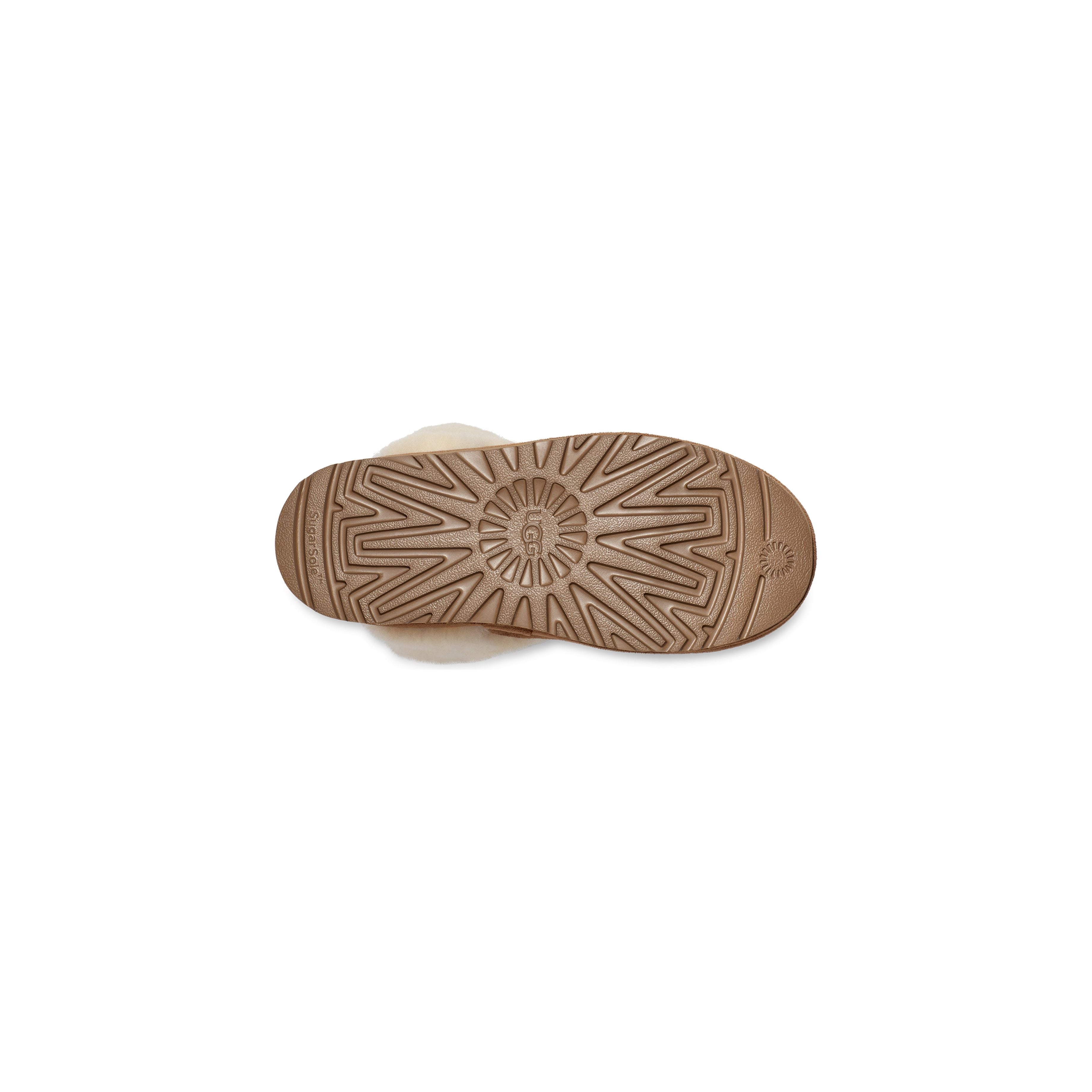 UGG Women's Classic Chillapeak in Chestnut