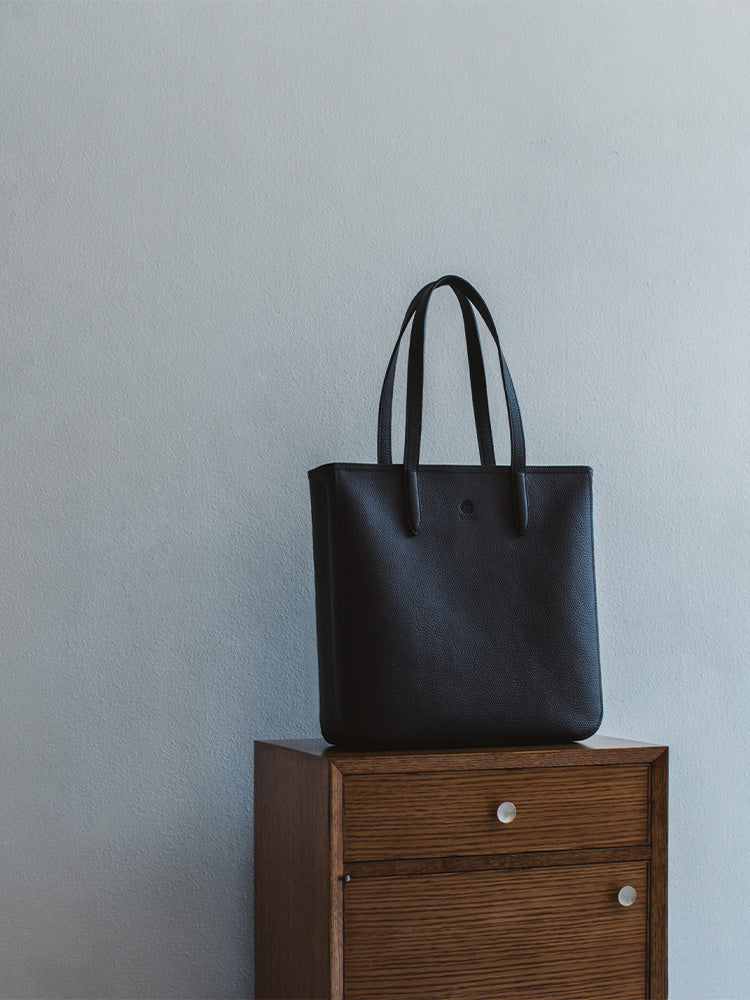 MATTE SHRINK Vertical Tote Bag with a zipper