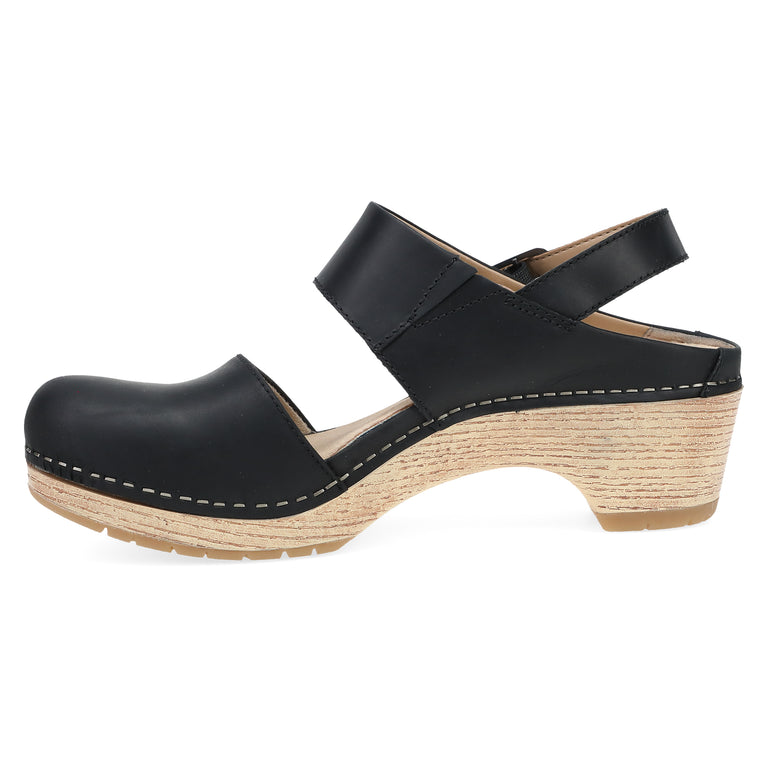 Dansko Woman's Lucia Pull Up Mary Jane in Black