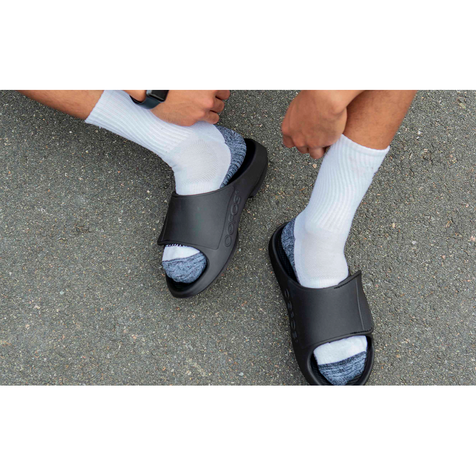 OOFOS Unisex Ooahh Sports Flex Sandals in Black Matte