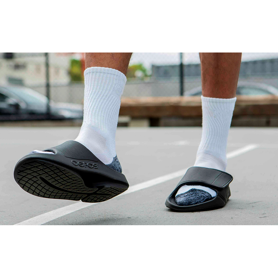 OOFOS Unisex Ooahh Sports Flex Sandals in Black Matte