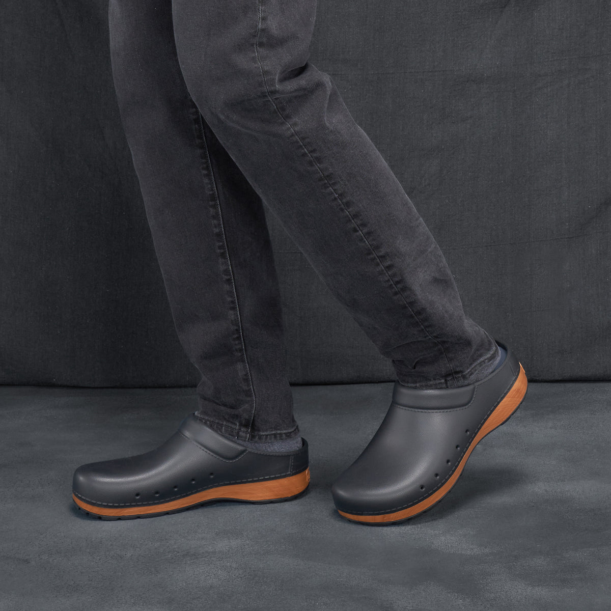 Dansko Men's Kane in Black Molded
