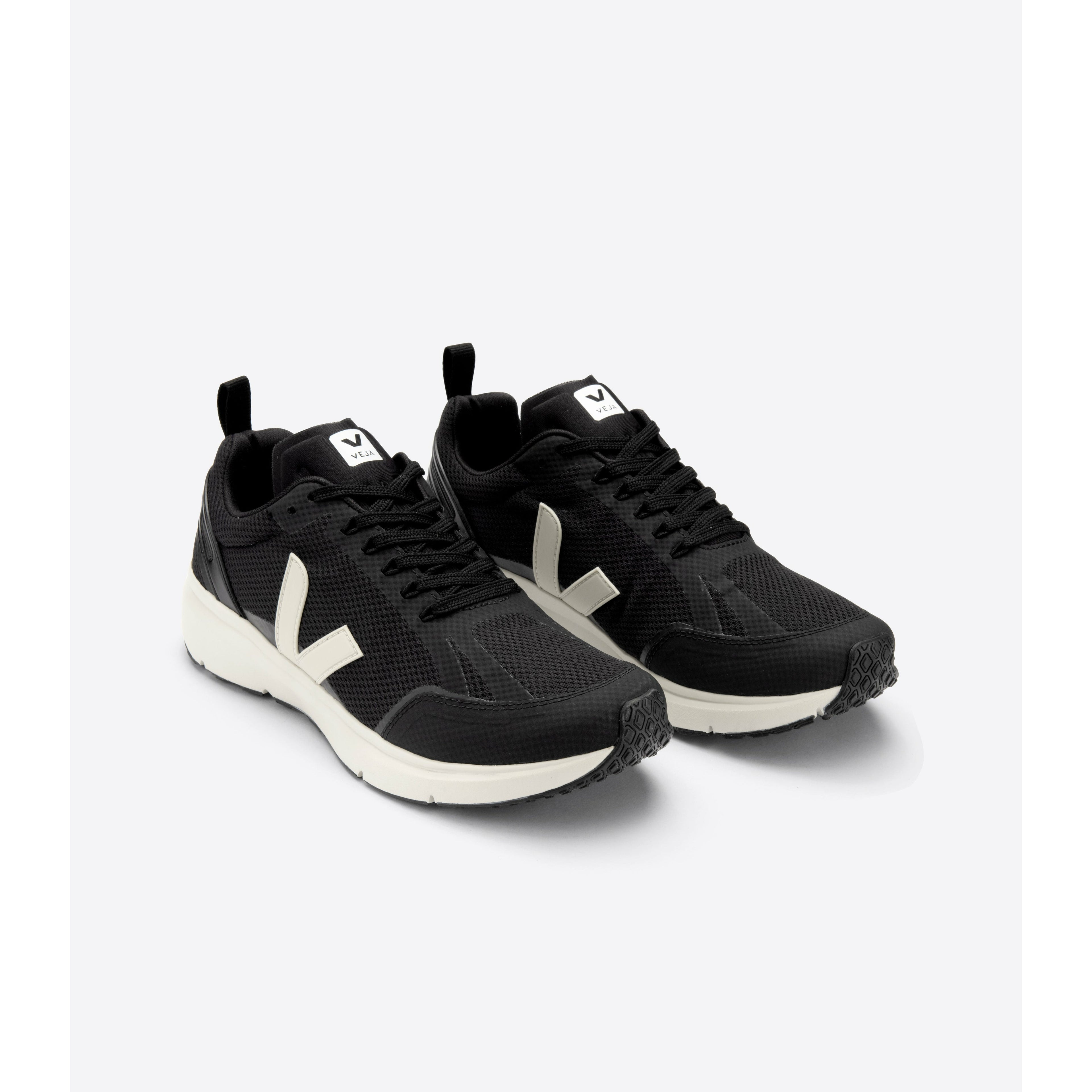 Veja Men's Condor 2 Alveomesh in Black Pierre